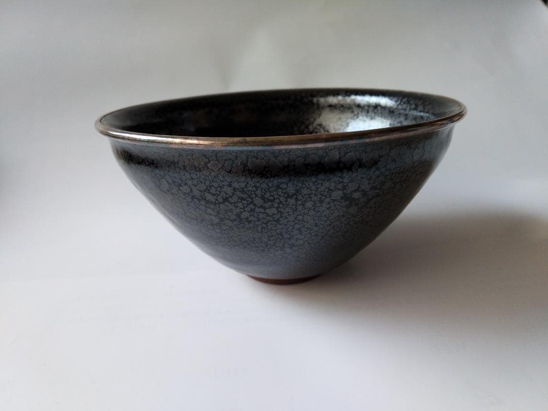 桶谷定一 作 銀覆輪 油滴天目 茶碗 茶道具 共箱 美品 です。