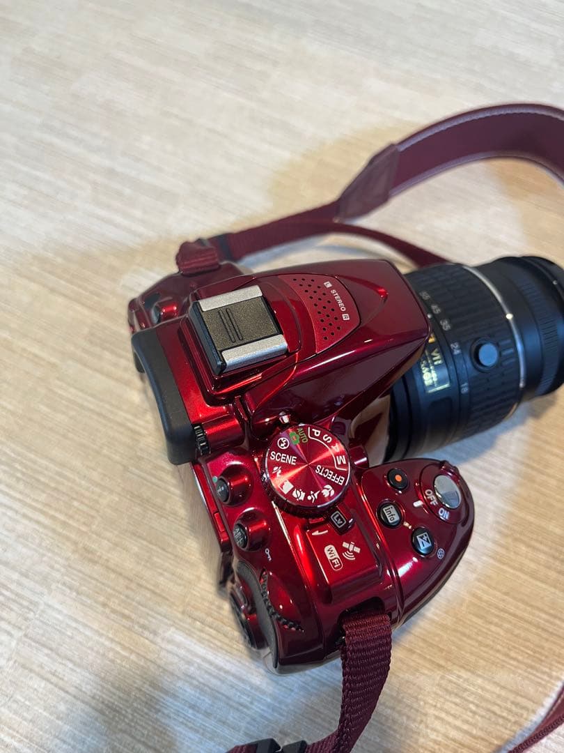 美品　ニコン D5300 一眼レフカメラ レッド
