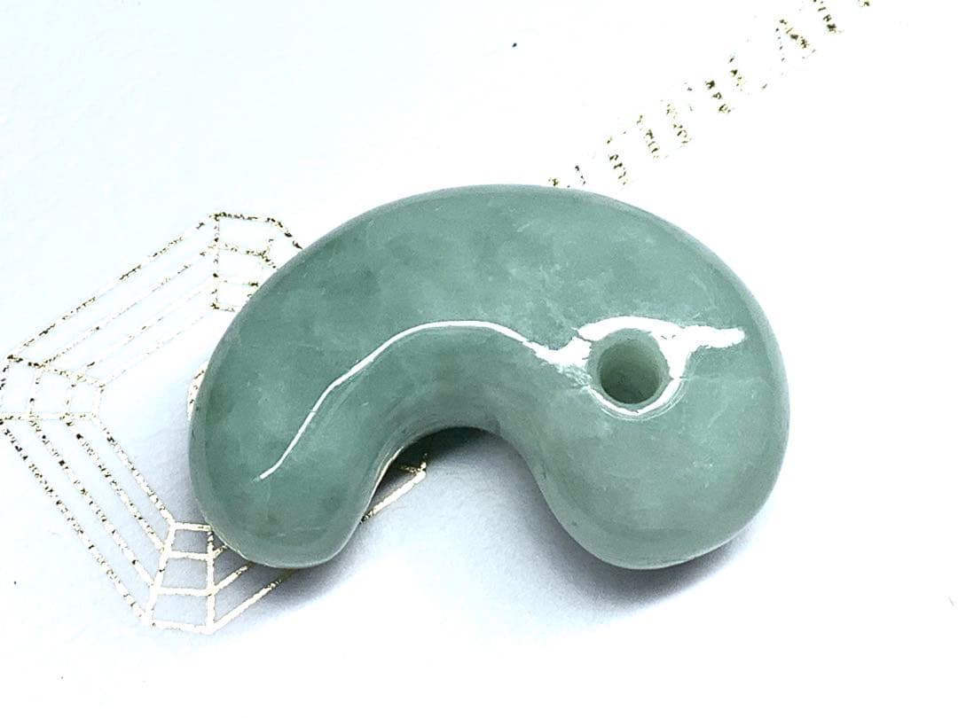 ✳味身抜群‼️糸魚川翡翠勾玉　お守り守護石　コレクションに‼️ 自信の一点卸し売り‼️