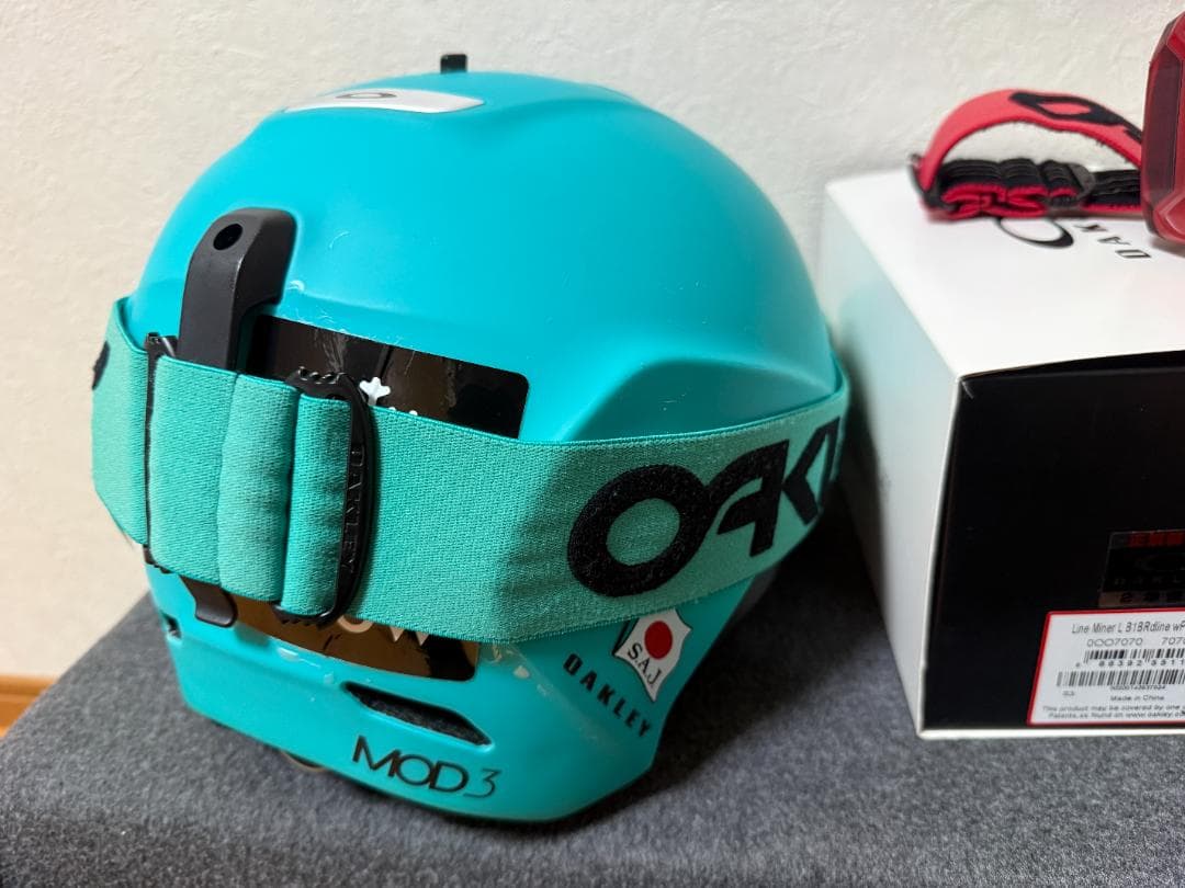 OAKLEY　オークリー　ヘルメット１　ゴーグル２セット