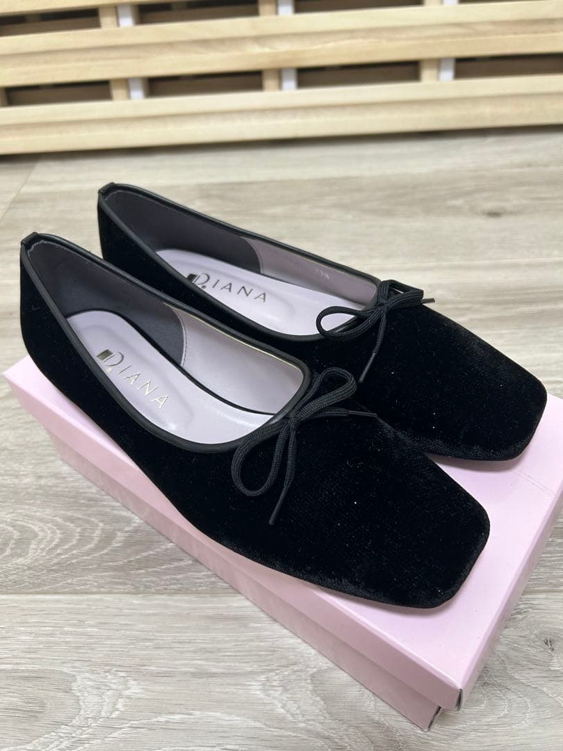 【新品未使用】DIANA 甲深ラメベルベットシューズ