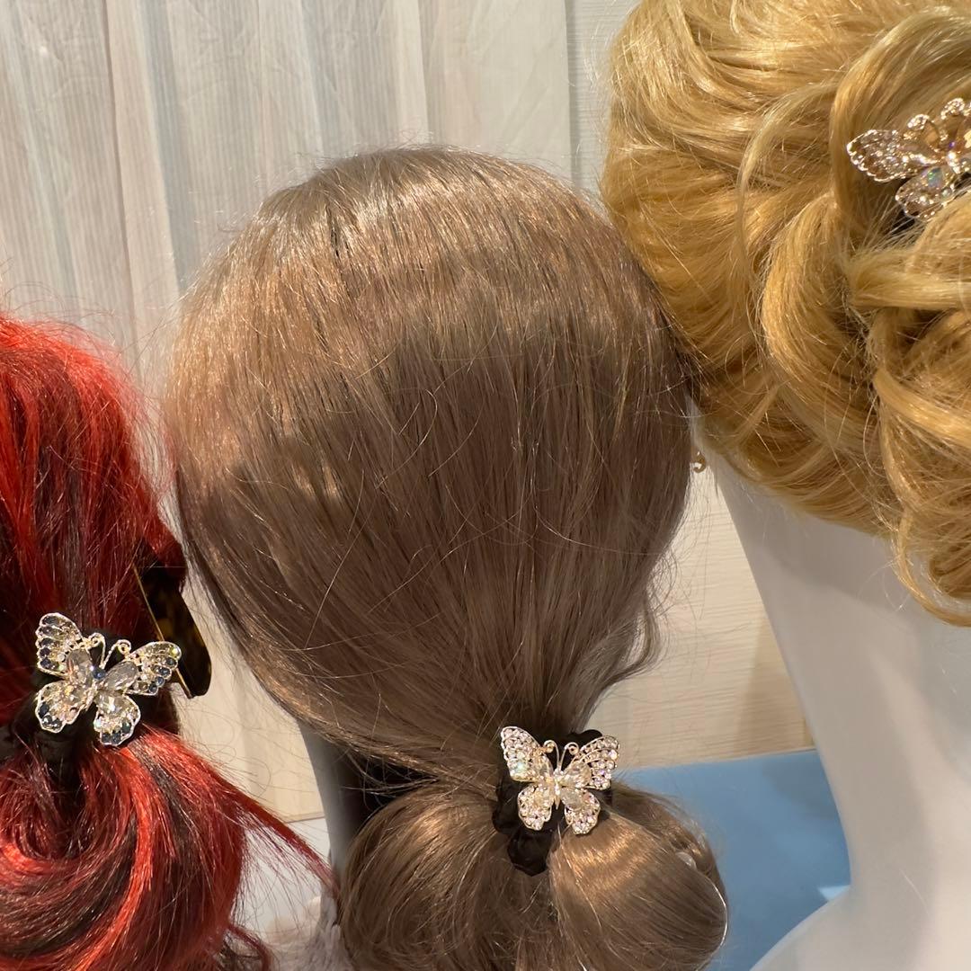 一点物★⭐︎ヘアゴム490キラキラストーンと合金透かし蝶々ビジューヘアゴム高級立体