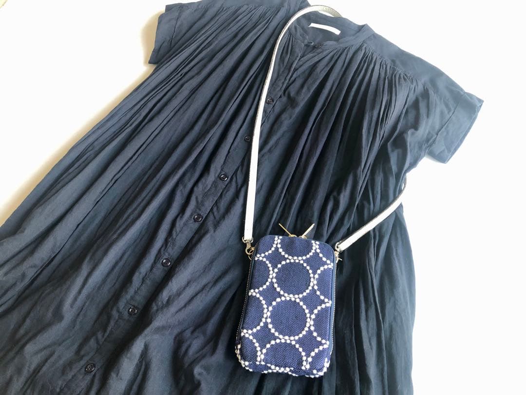 【スマホショルダー】ミナペルホネン jungle relief ベージュ