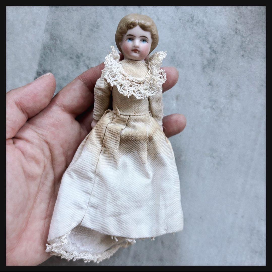 レアアンティーク　小さな少女のパリアンドール ビスクドール