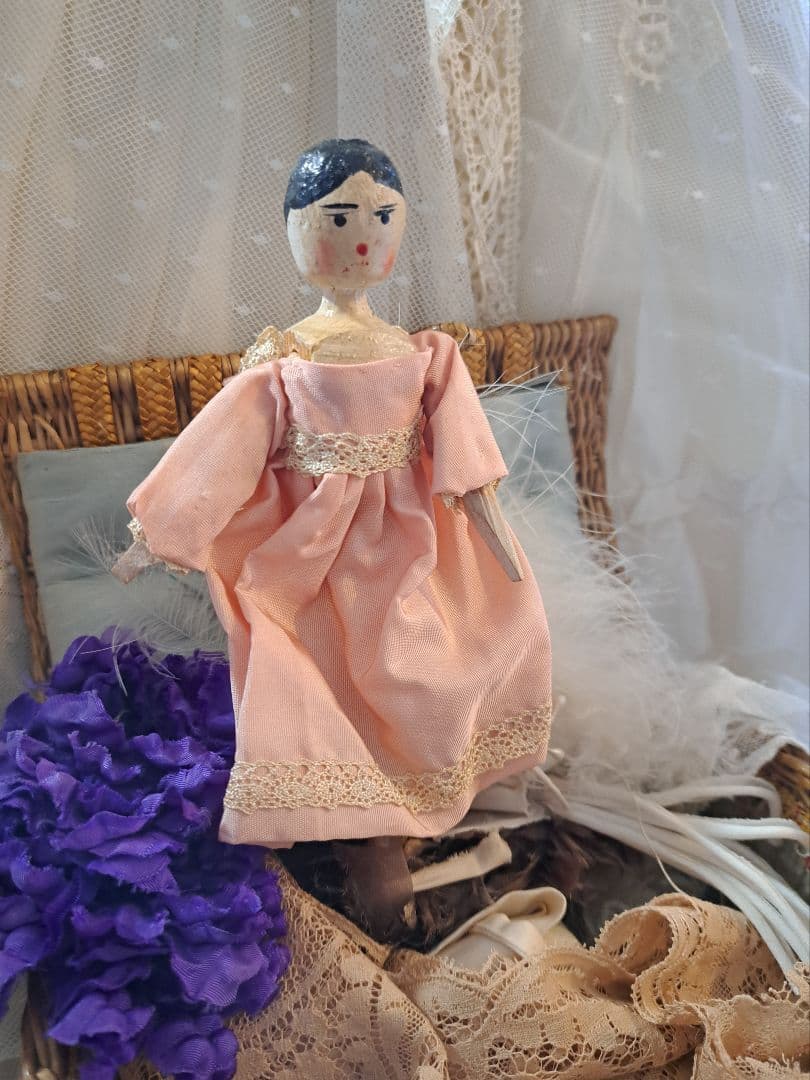 小さめ　ペグドール　座れる　ピンクドレス　　ミニョネット　アンティーク　ほのぼの