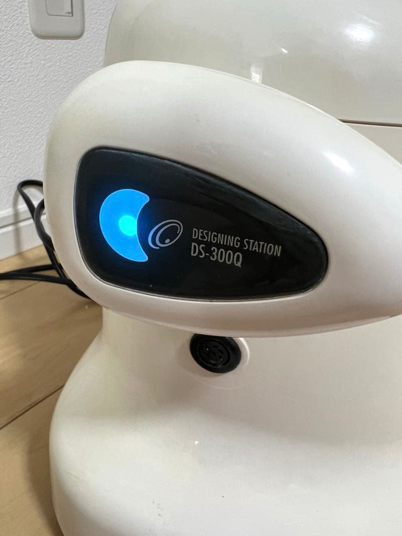 資生堂プロフェッショナル デザイニングステーションDS-300Q ホワイト