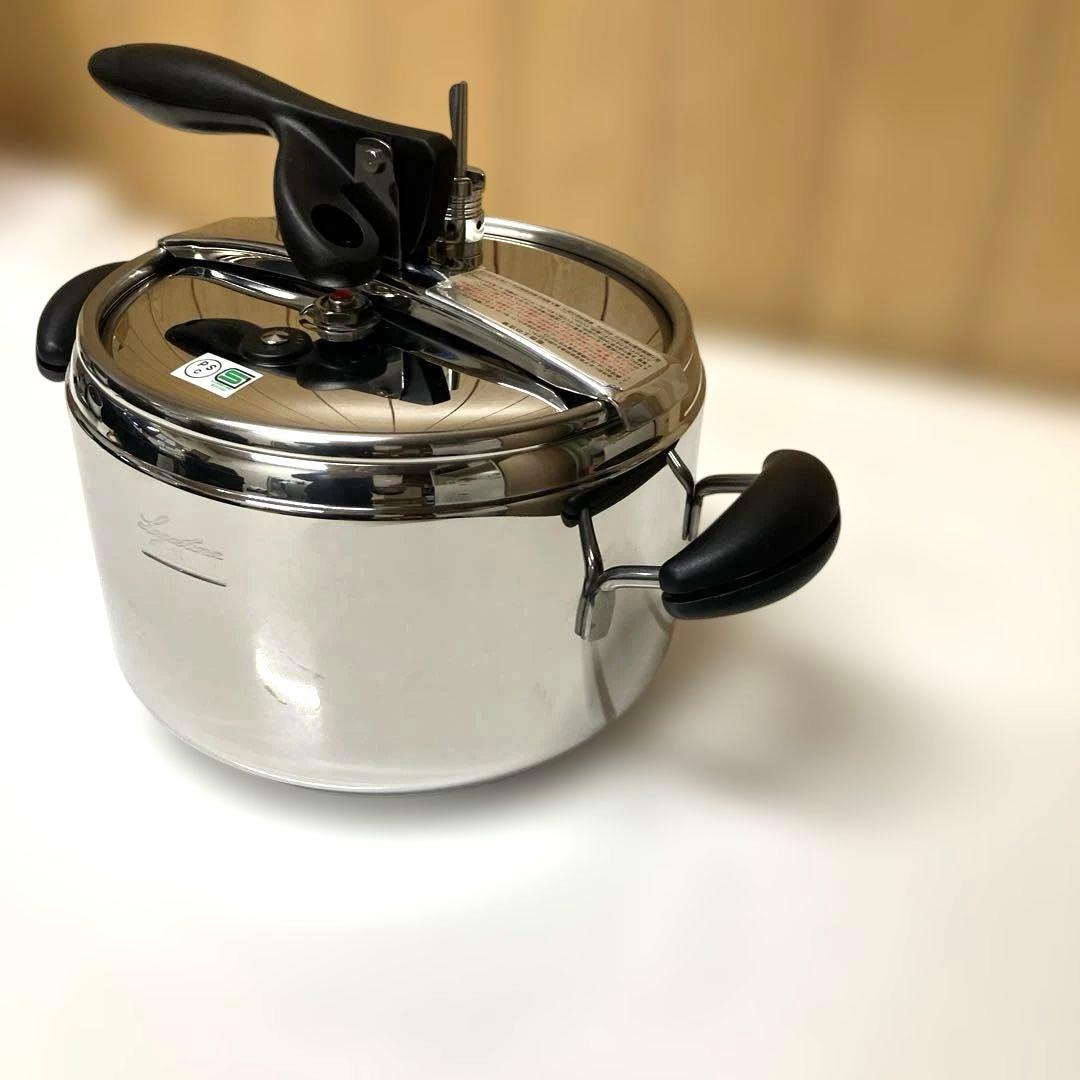 ESH013【未使用品】ステンレス 圧力鍋（Lagostina ）