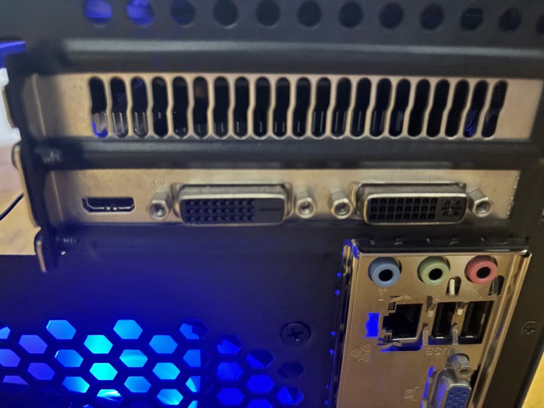 青くてコンパクト！自作ライトゲーミングPC！i7 SSDでサクサク！