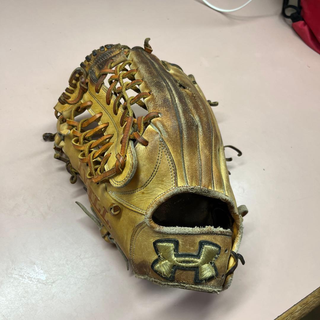 アンダーアーマー 外野用  左投げ