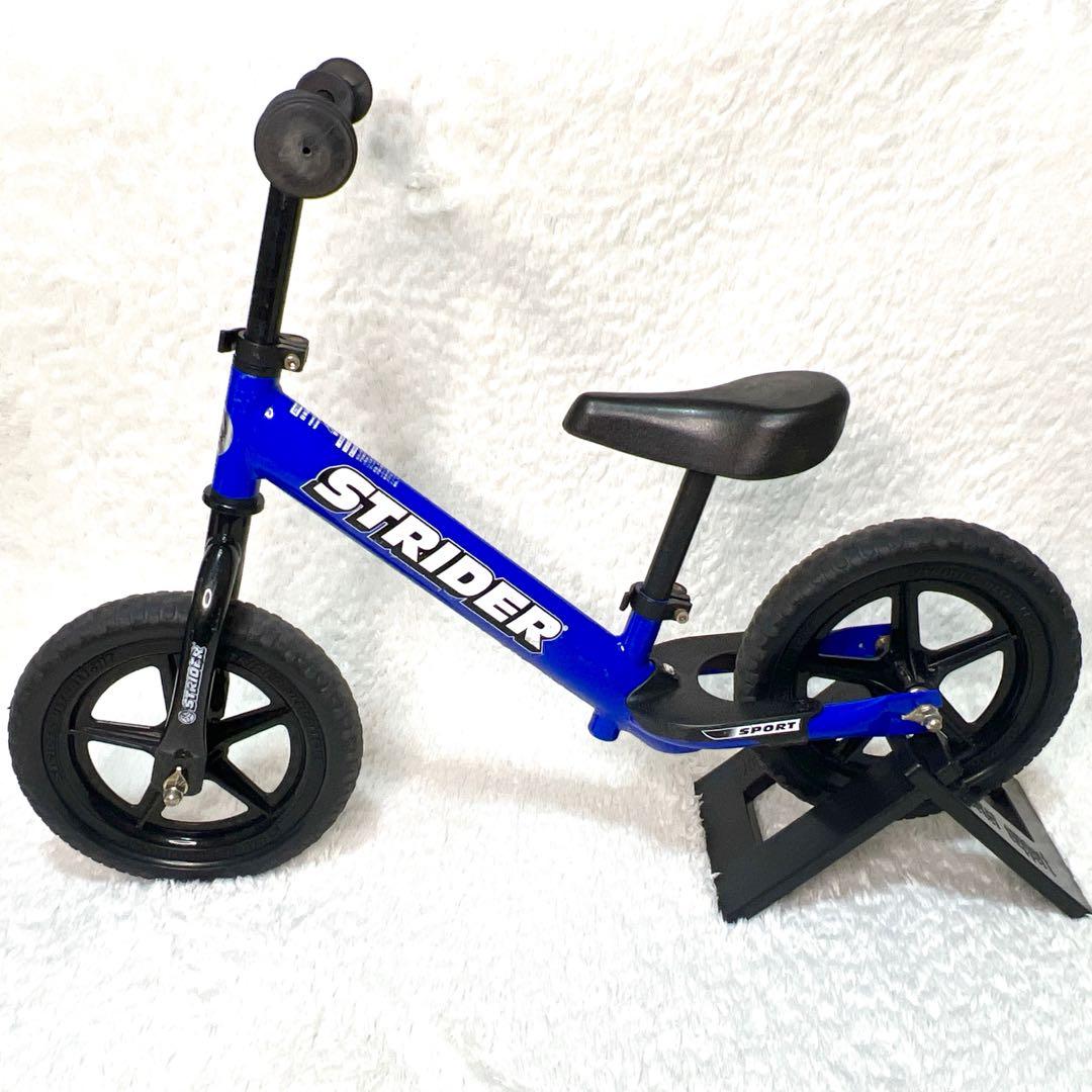 【汎用スタンド付き】ストライダー12インチ SPORT ブルー 日本正規品