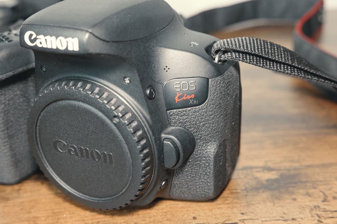 Canon EOS kiss X9i ダブルズームキット デジタル一眼レフカメラ