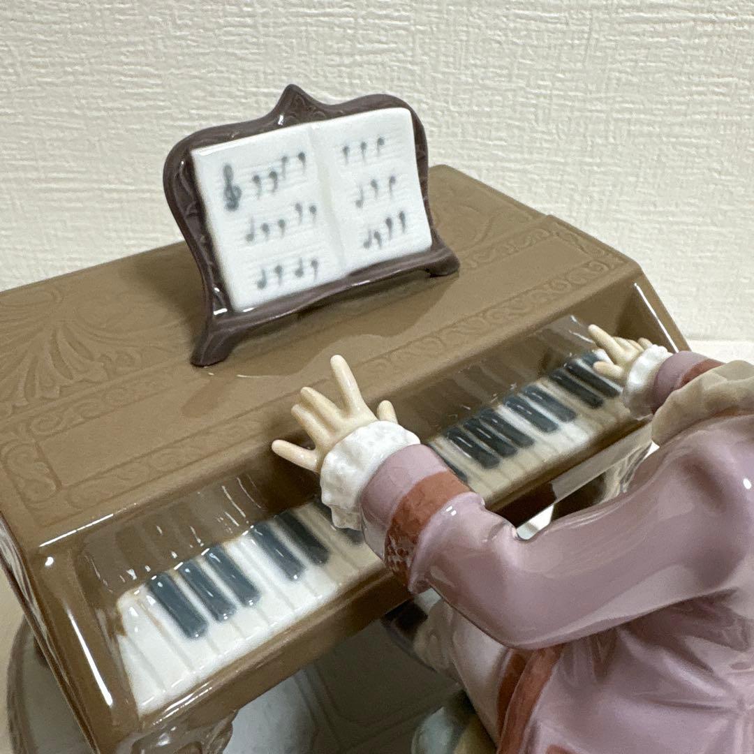 リヤドロ・「ヤングモーツァルト」　世界限定2,500体　新品！証明書の盾付き！