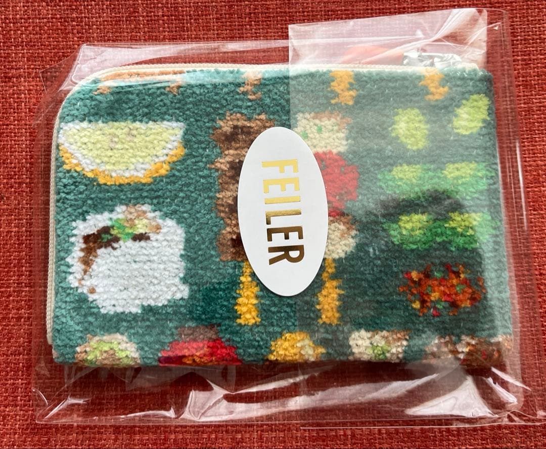 【新品】ラブラリーバイフェイラー トリアエズビールデ! ハンカチ と L字ポーチ