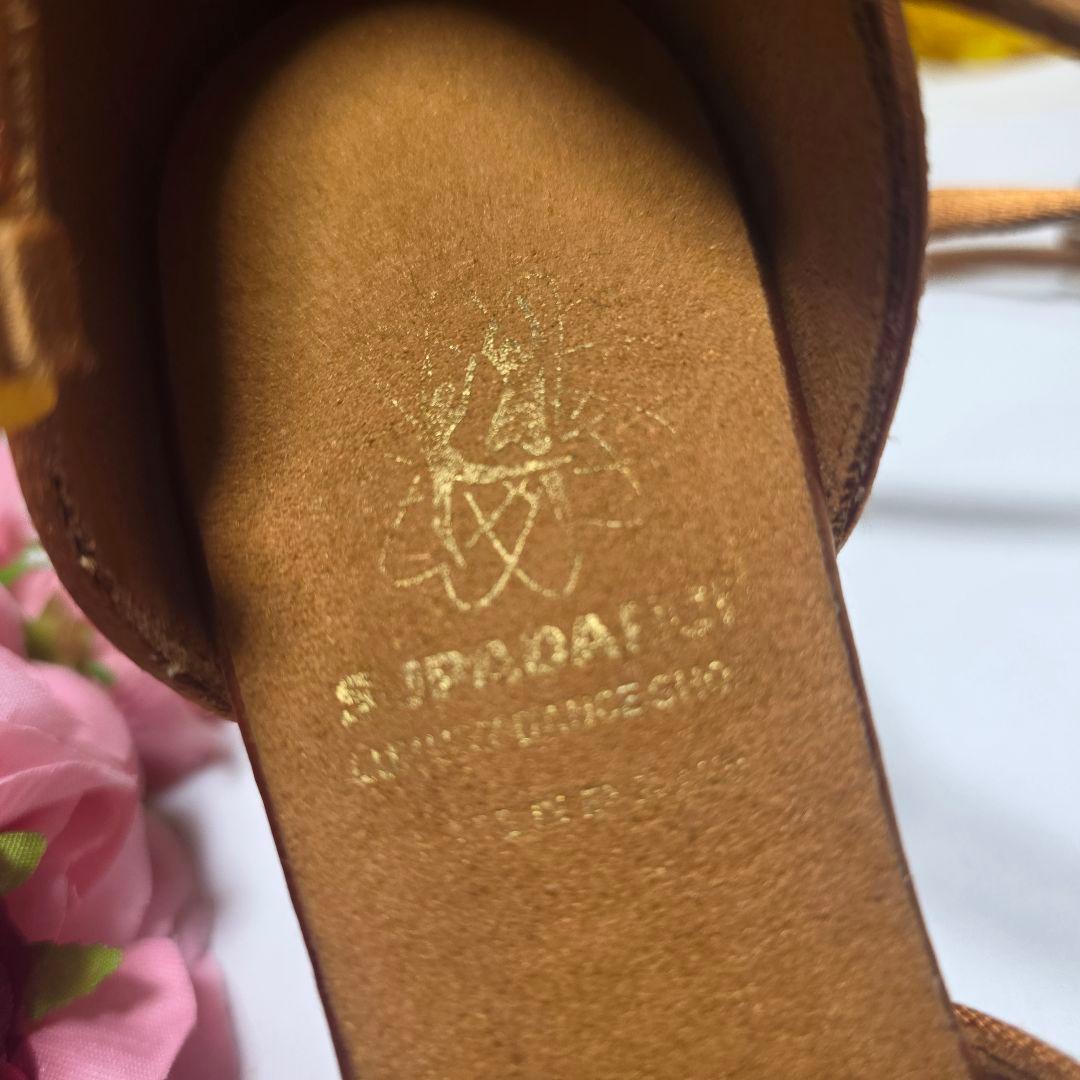 ブロンズ サテン ストラップ サンダル 中ヒール