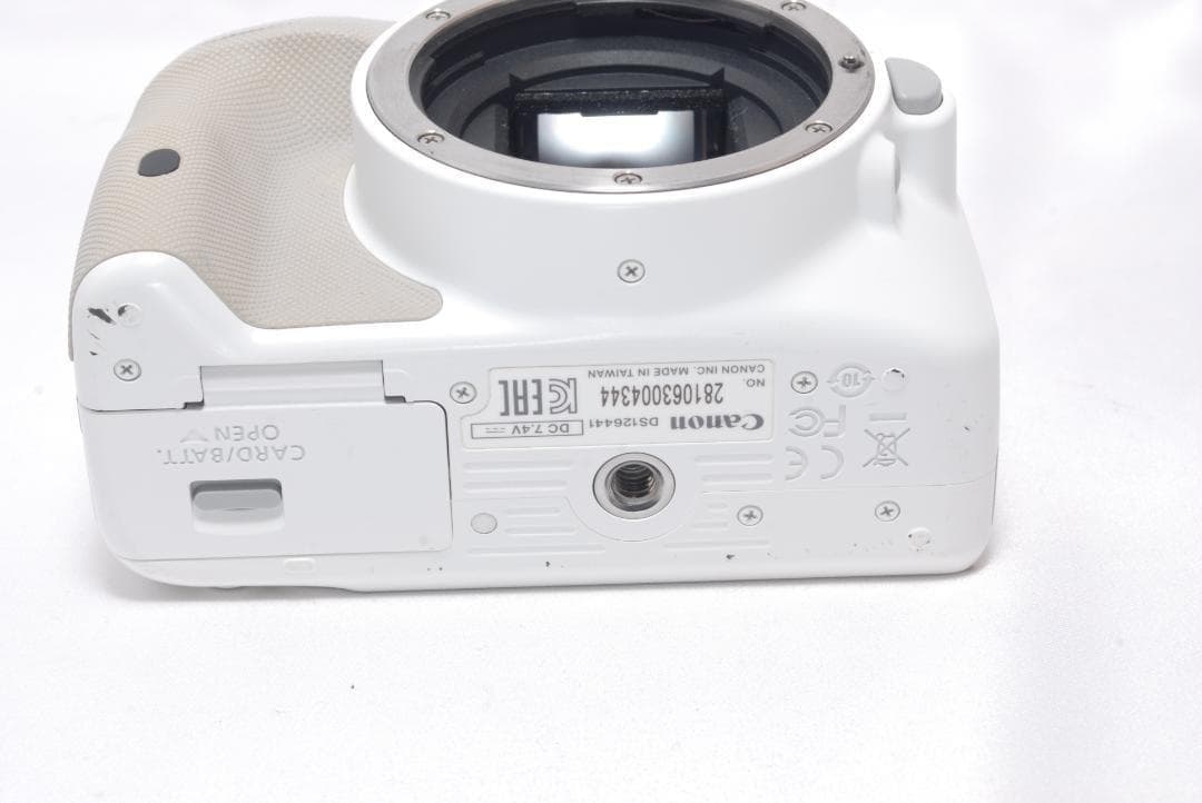 ⭐️プレゼントにも⭐️Canon Kiss X7 キャノン　デジタル一眼レフ