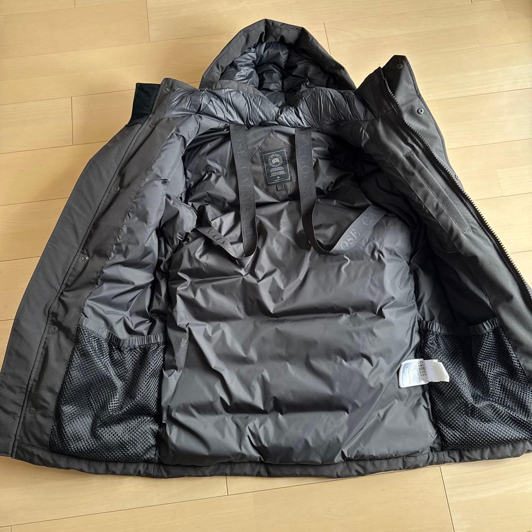   カナダグース　ブラックレーベル　ダウンジャケット