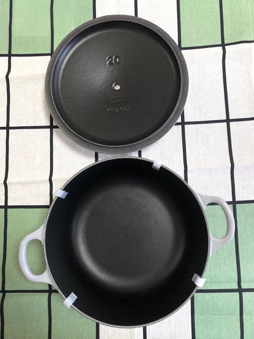 ル・クルーゼ Le Creuset ココット・ロンド 20cm ミストグレー