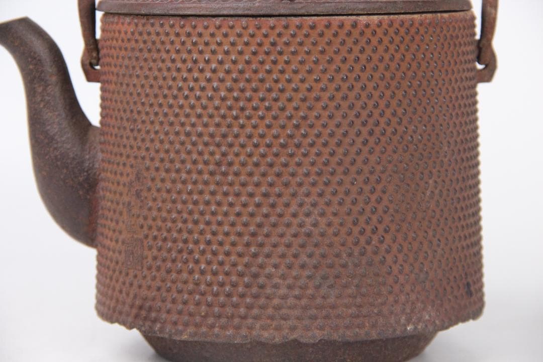 南部鉄瓶 光原社 北鳳造 身在銘　寸筒鉄瓶　約1300ml 霰 EM3-13