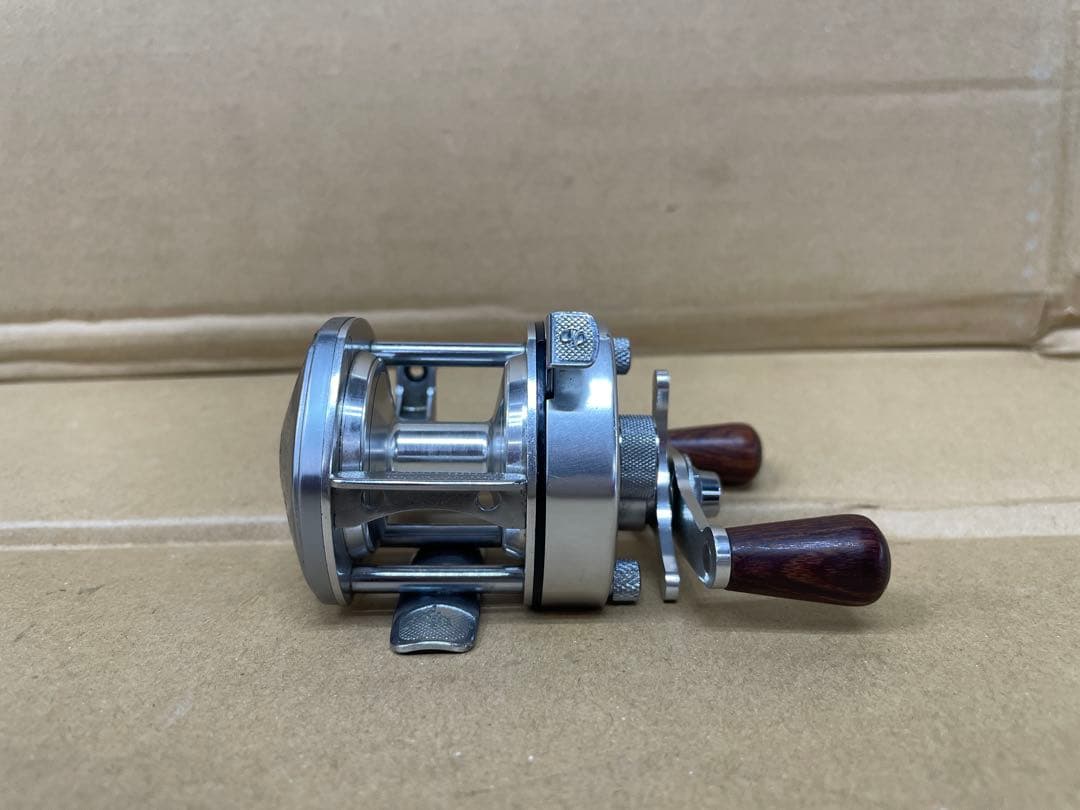 シマノ SHIMANO Bantam100 バンタム100ベイトリール シルバー