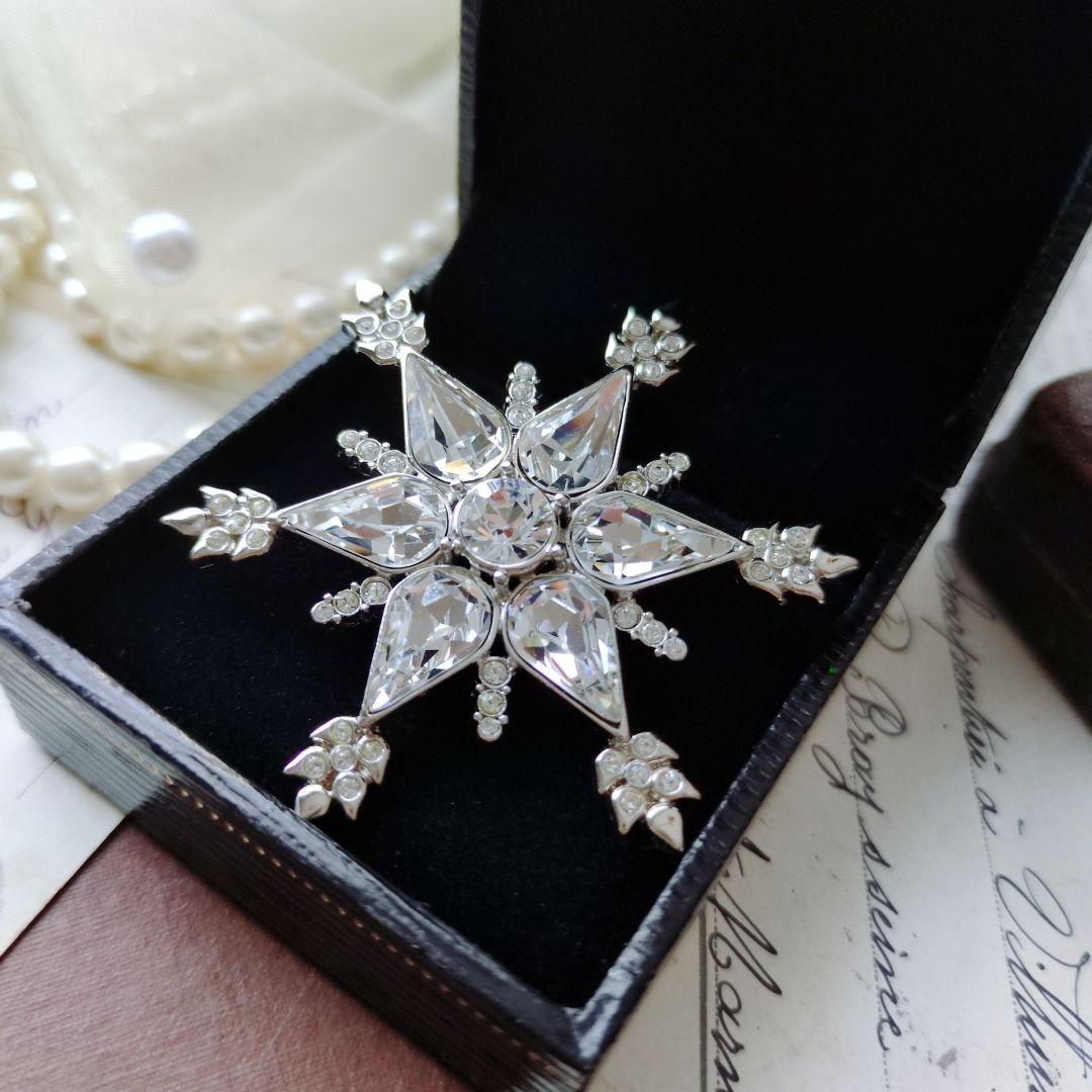 MMA メトロポリタン美術館 スノーフレーク ブローチ 雪の結晶 スワロフスキー