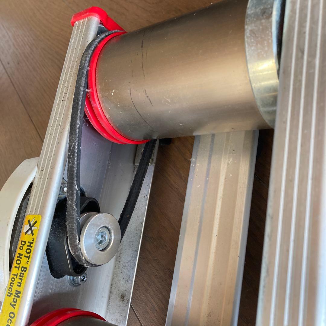 アルミ製ローラー台 シルバーとレッド