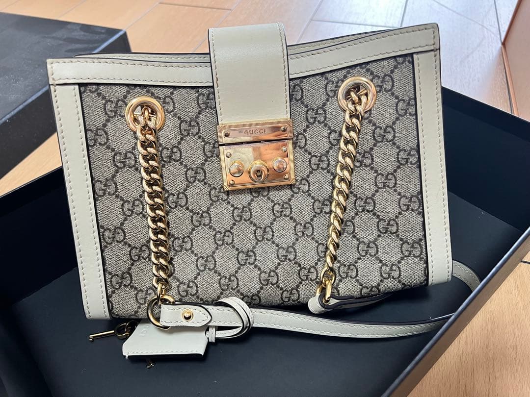 レディース　ショルダーバッグ ベージュ