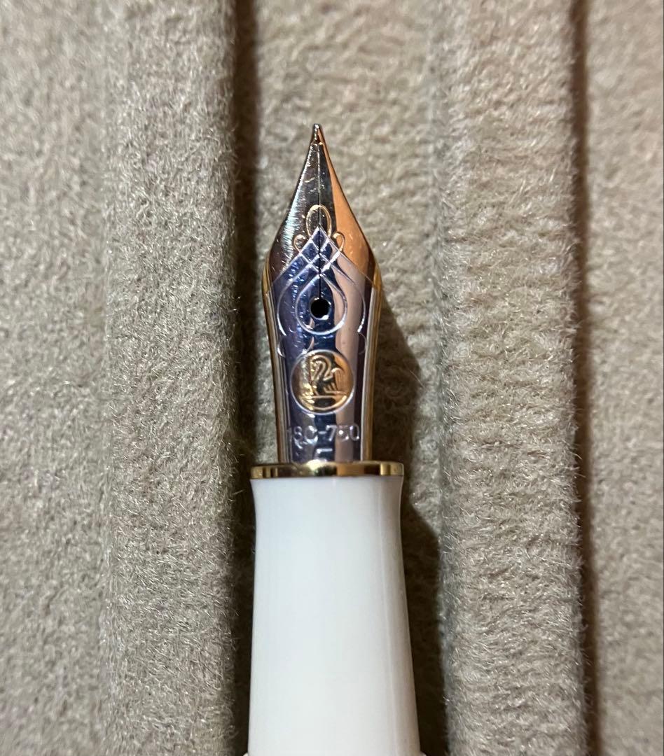 ペリカン M320 Pearl F 18金