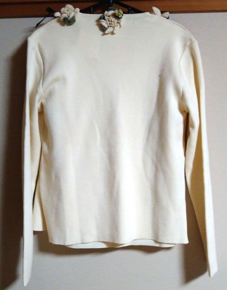 梔子モチーフ付き長袖カーディガンアンサンブル カネコイサオ