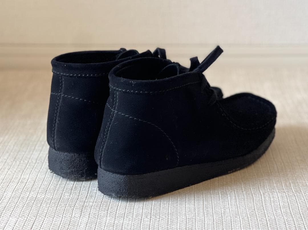 【美品】クラークス ワラビー ブーツ（ブラックスエード）
