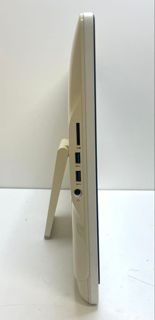 Windowsデスクトップ Dell Inspiron 22-3263 i5 6200U 8GB 512Gb