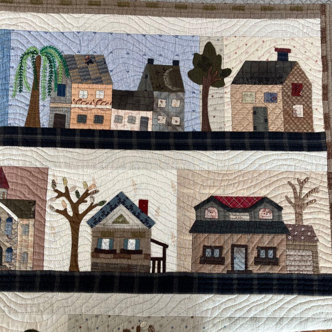 パッチワークキルト　ハウスのタペストリー　2枚　おまとめ　ハンドメイド