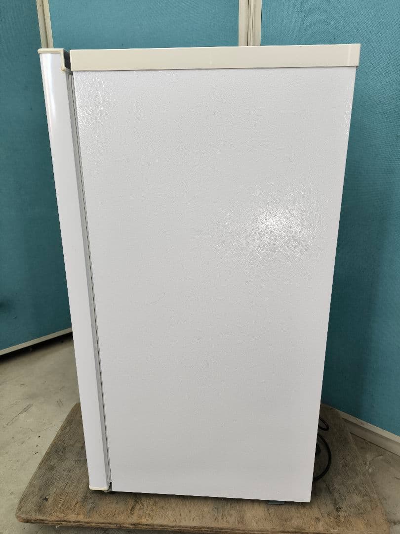 2022年製　アイリスオーヤマ　 スリム冷凍庫80L 　KUSN-8A-W