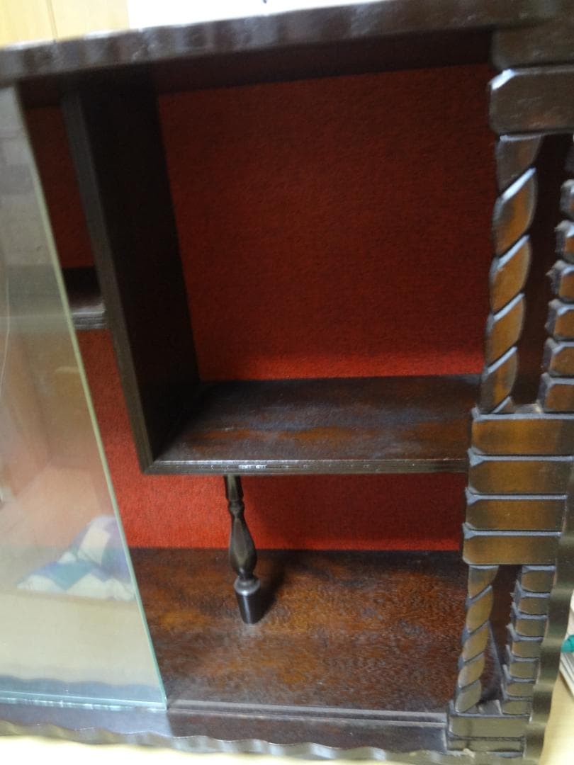 サイドボード　木製　アンティーク家具　お酒のボトルやグラス・食器の収納棚