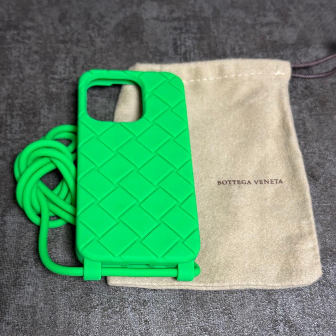 iPhone14pro ケース Bottega パラキート グリーン ストラップ