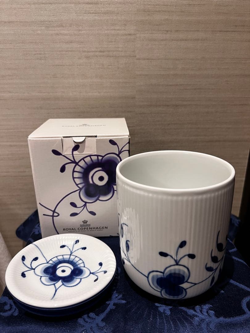 未使用◼️ブルーフルーテッド メガ コンテナー M