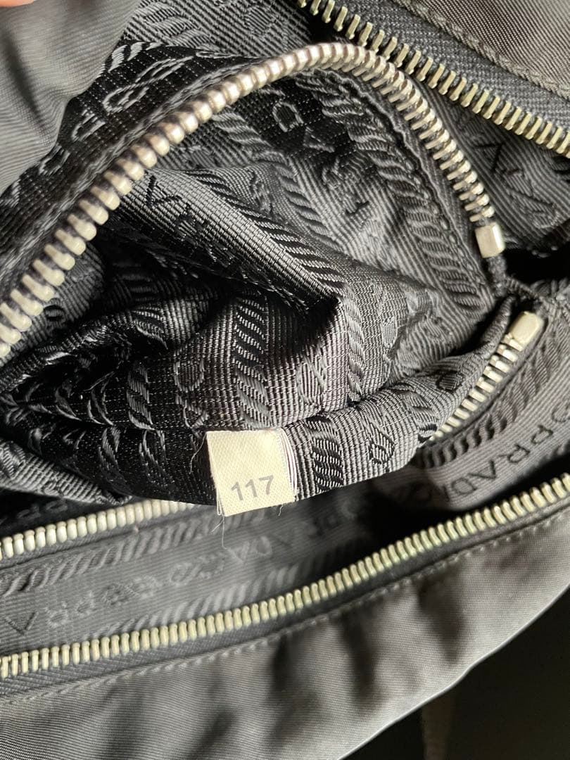 美品 PRADA ショルダーバッグ ナイロン レザー ブラック 三角ロゴプレート