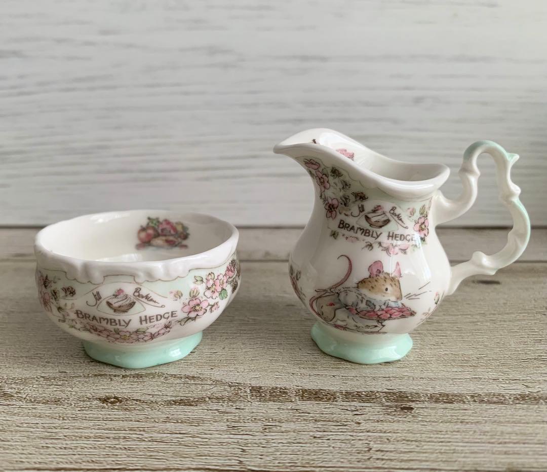 ブランブリーヘッジ ミニチュア ティーセット ロイヤルドルトン