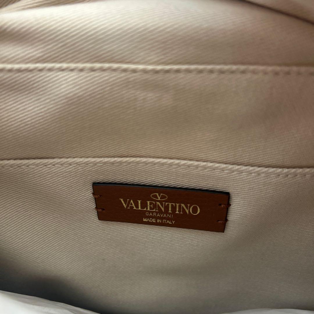 【最終値下げ27日削除予定】【正規品】【新品未使用】ヴァレンティノ　カゴバッグ