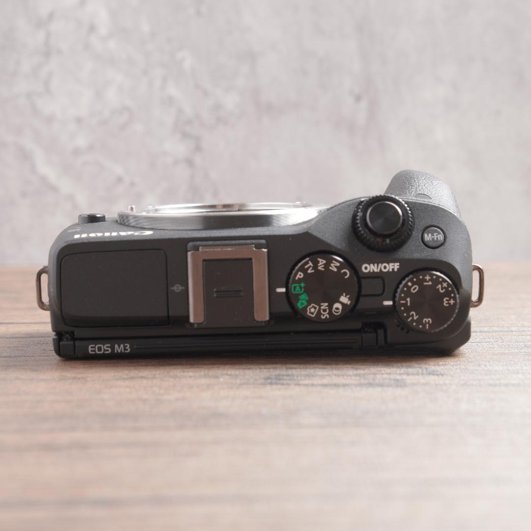 ✨美品✨Wi-Fi✨自撮りOK✨ブラック✨Canon EOS M3　958-1
