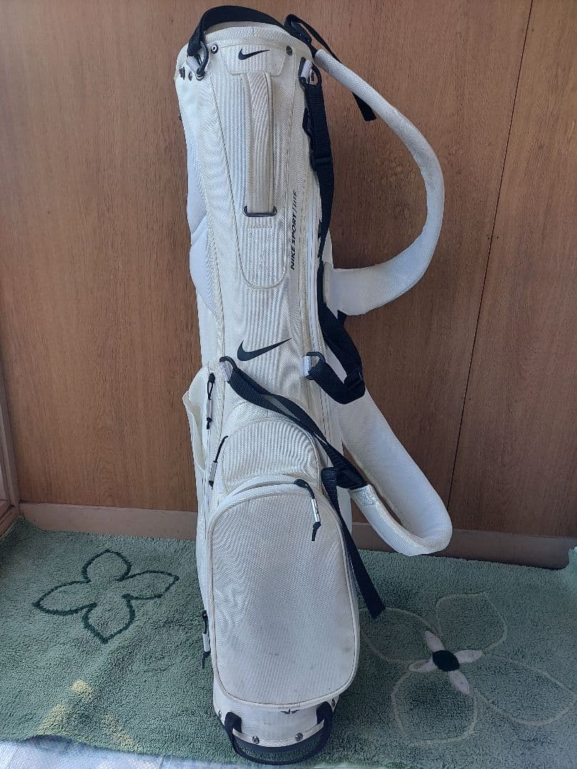 美品 NIKE キャディバッグ 軽量 スタンド式 ナイキ 白