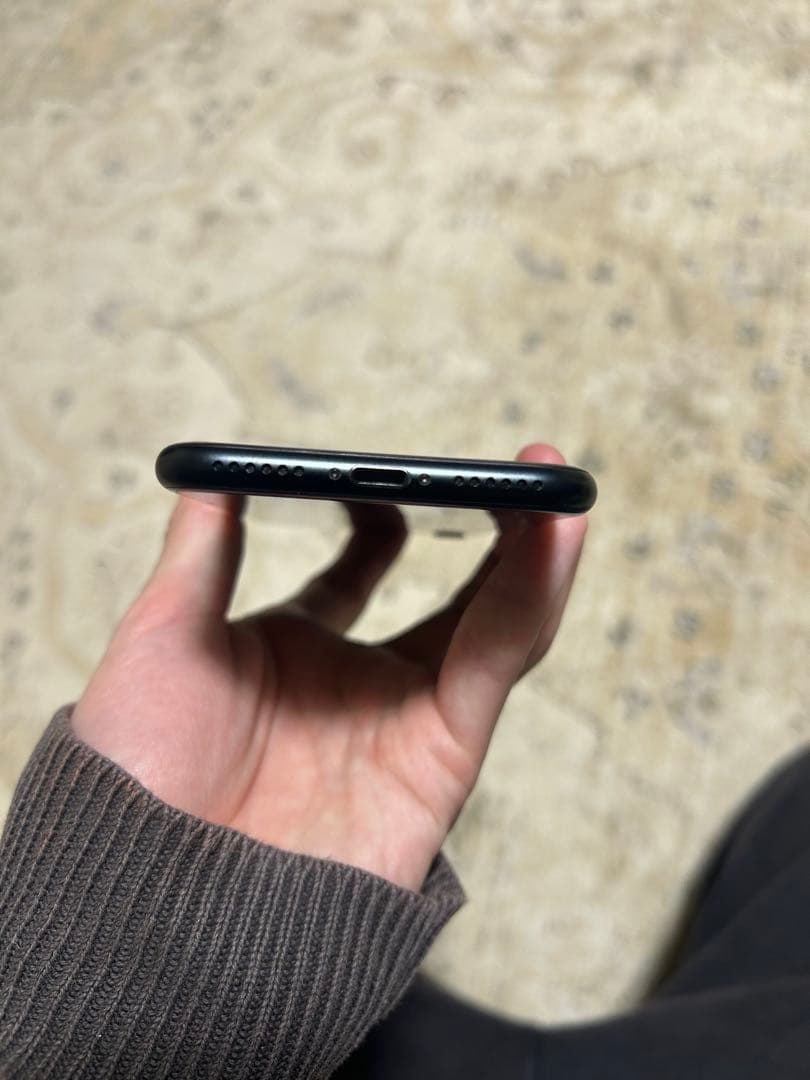 iPhone SE (第3世代) 64GB ミッドナイト　ブラック