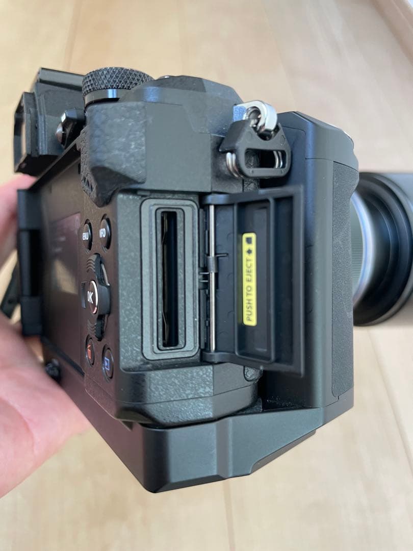 OLYMPUS OM-D E-M5 Mark II レンズ付き