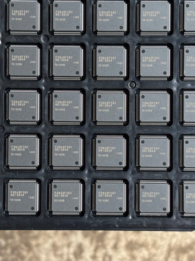 420個。HD64F3048F16V Renesas マイクロコントローラー