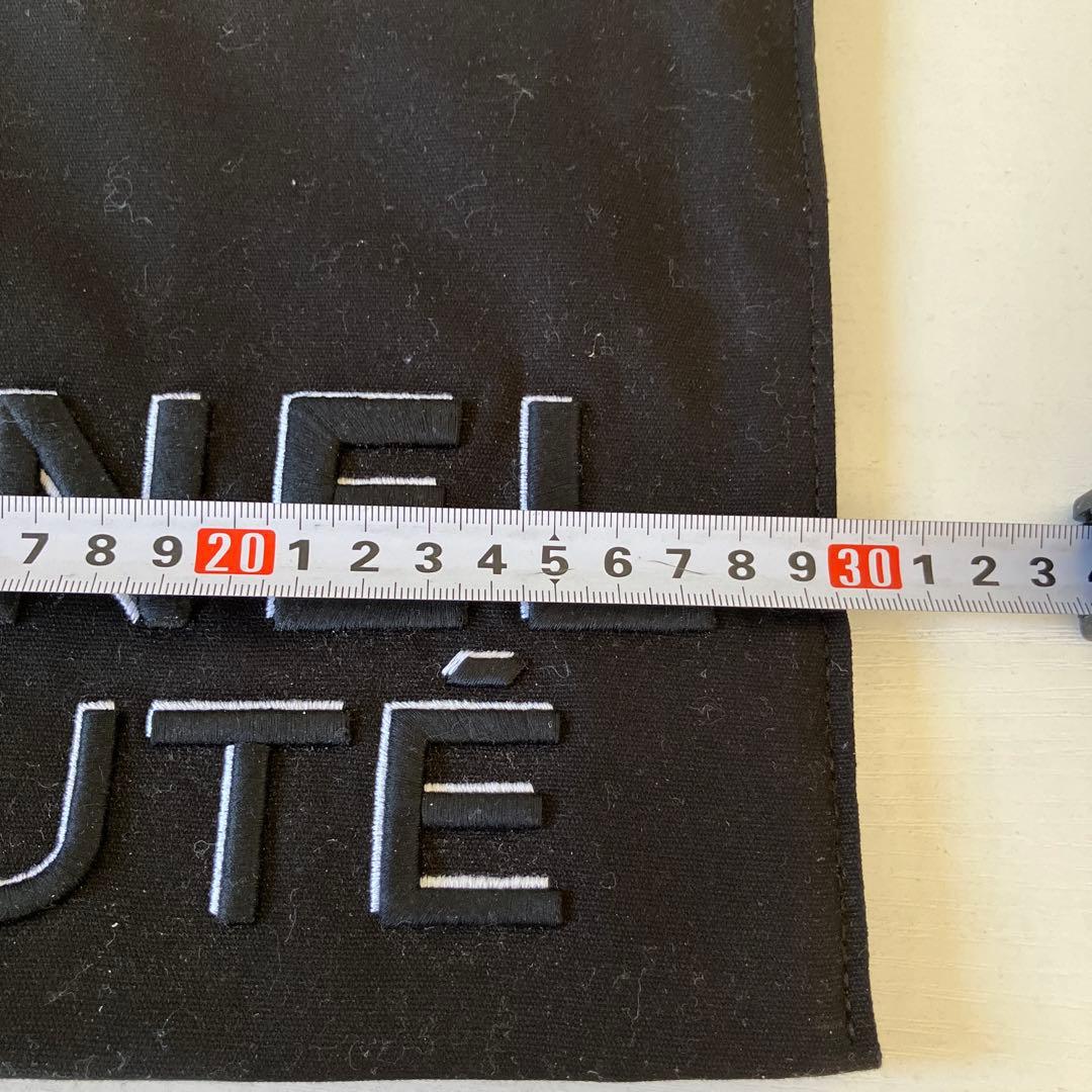 シャネルアイシャドウ、フェイスパウダー、ポーチまとめ売り