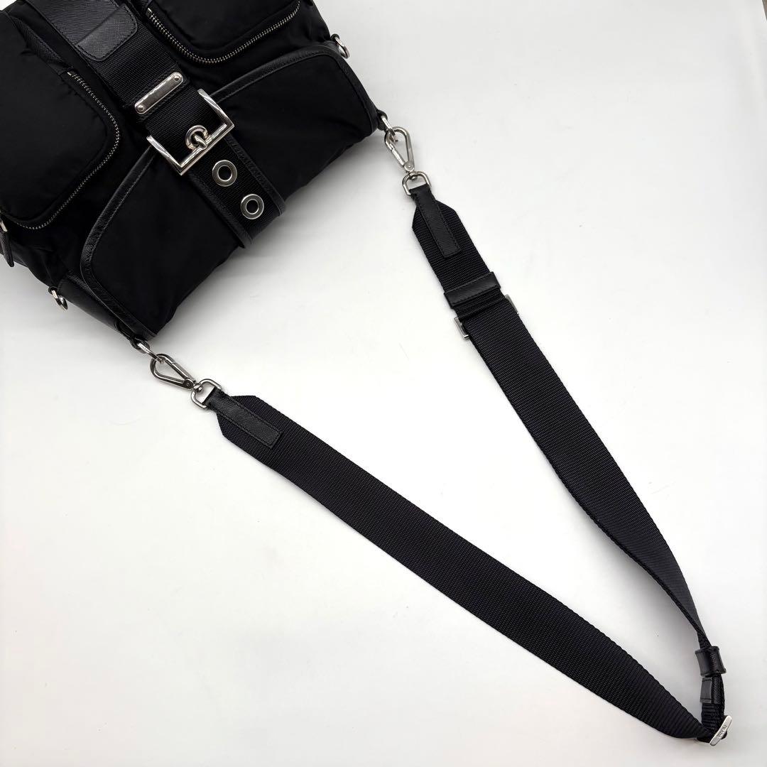 【極美品】PRADA ショルダーバッグ 三角ロゴプレート ナイロン サフィアーノ