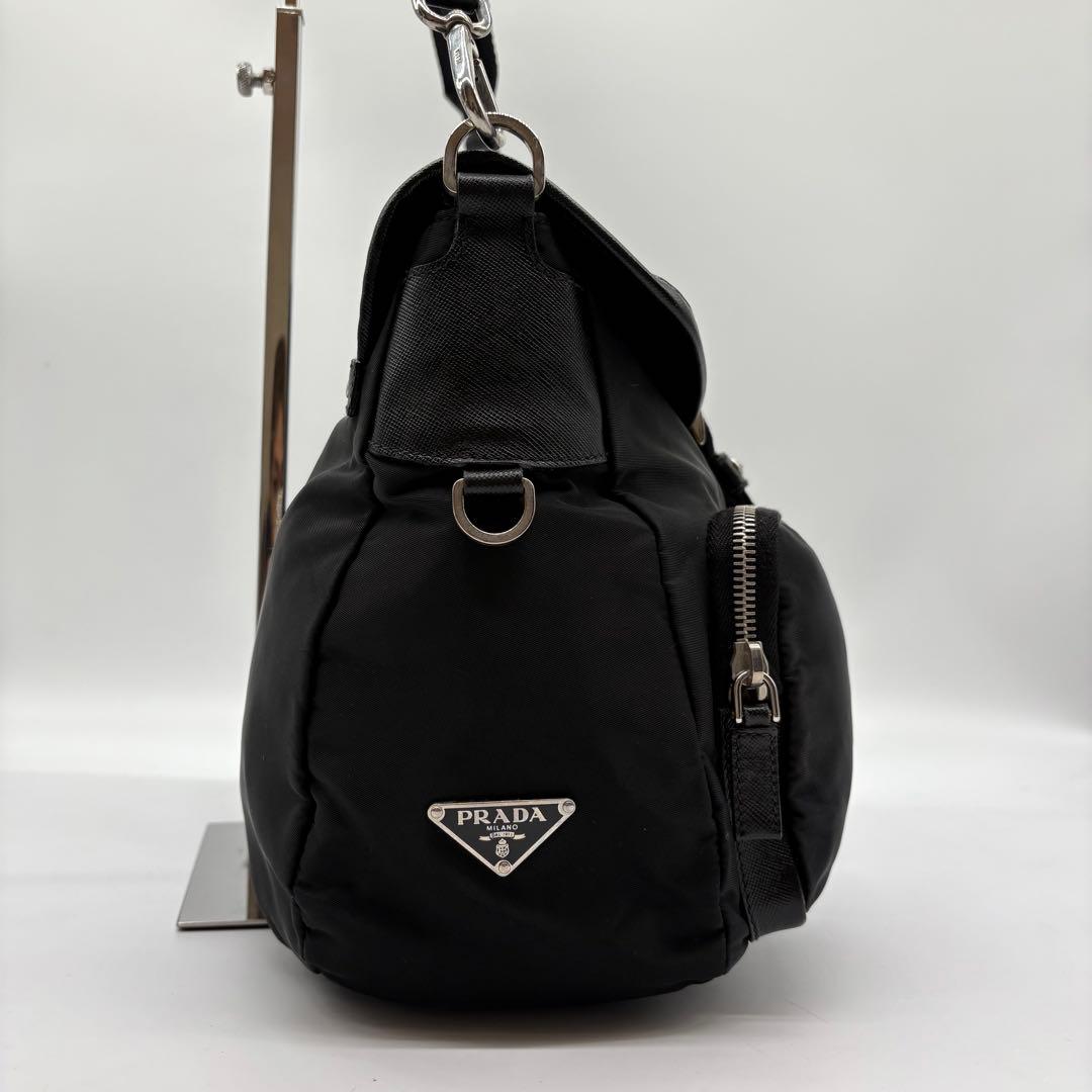 【極美品】PRADA ショルダーバッグ 三角ロゴプレート ナイロン サフィアーノ