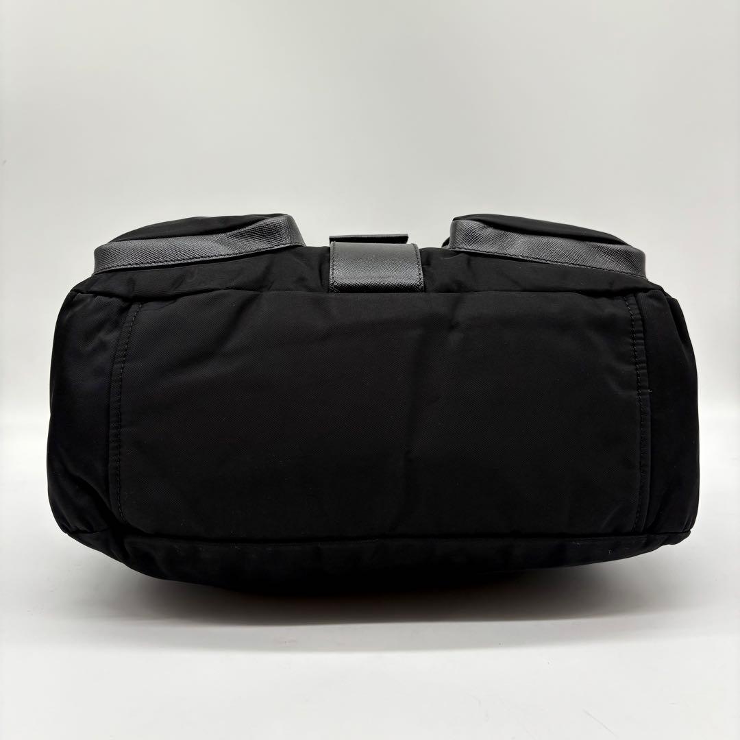 【極美品】PRADA ショルダーバッグ 三角ロゴプレート ナイロン サフィアーノ