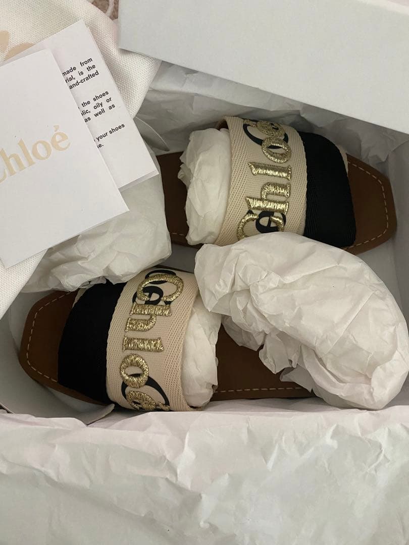 Chloe Woodyフラットサンダル