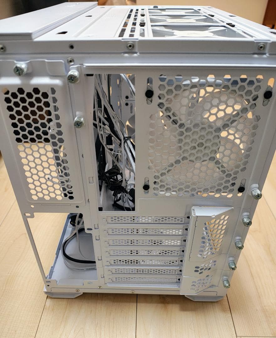 リアンリー「O11 AIR MINI」ホワイト・ファン８個付き