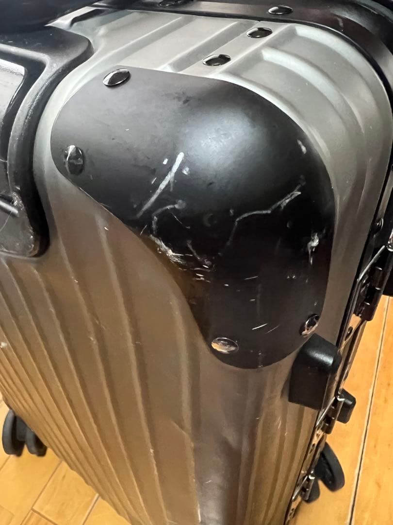 リモワ×モンクレール限定コラボスーツケース32L機内持ち込み可RIMOWA貴重